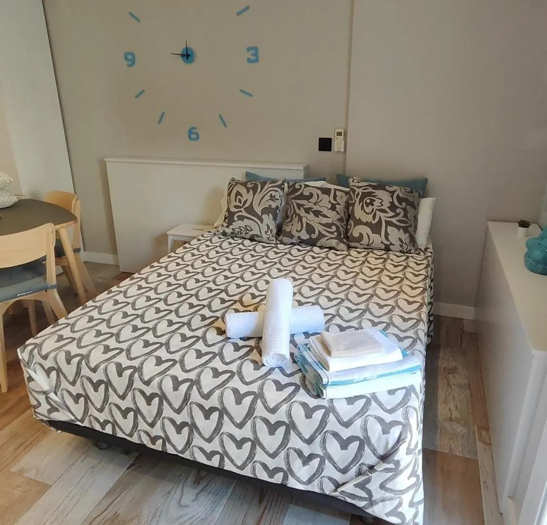 בנאלמדנה Premium Studio Minerva 103 Con Piscina Y Parque Acuatico 0*,  ספרד