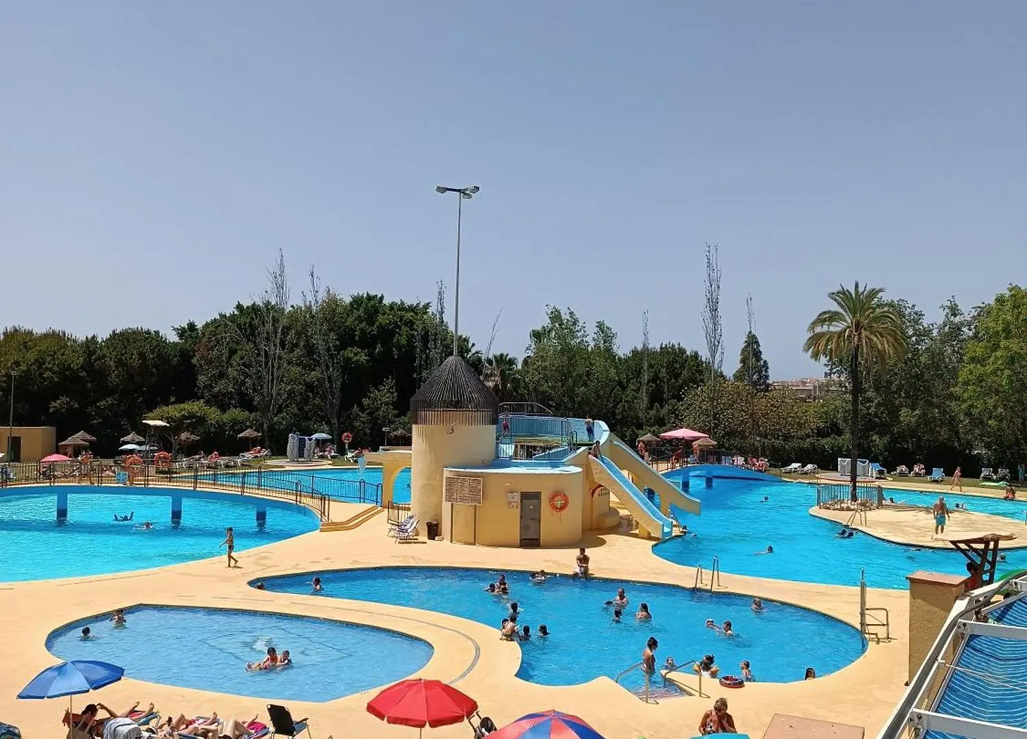 בנאלמדנה Premium Studio Minerva 103 Con Piscina Y Parque Acuatico
